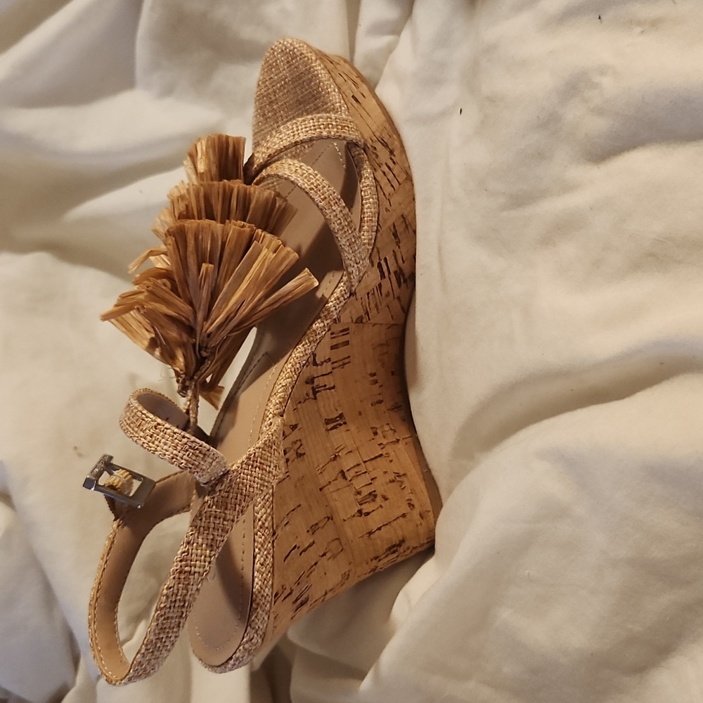 Charles by Charles David without the sea shells size 5